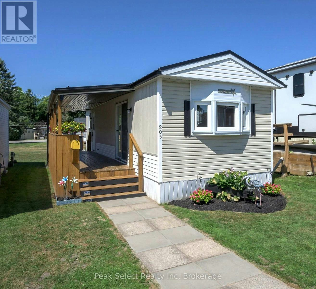 205-198 Springbank Drive, London, ON, N6J 1G1