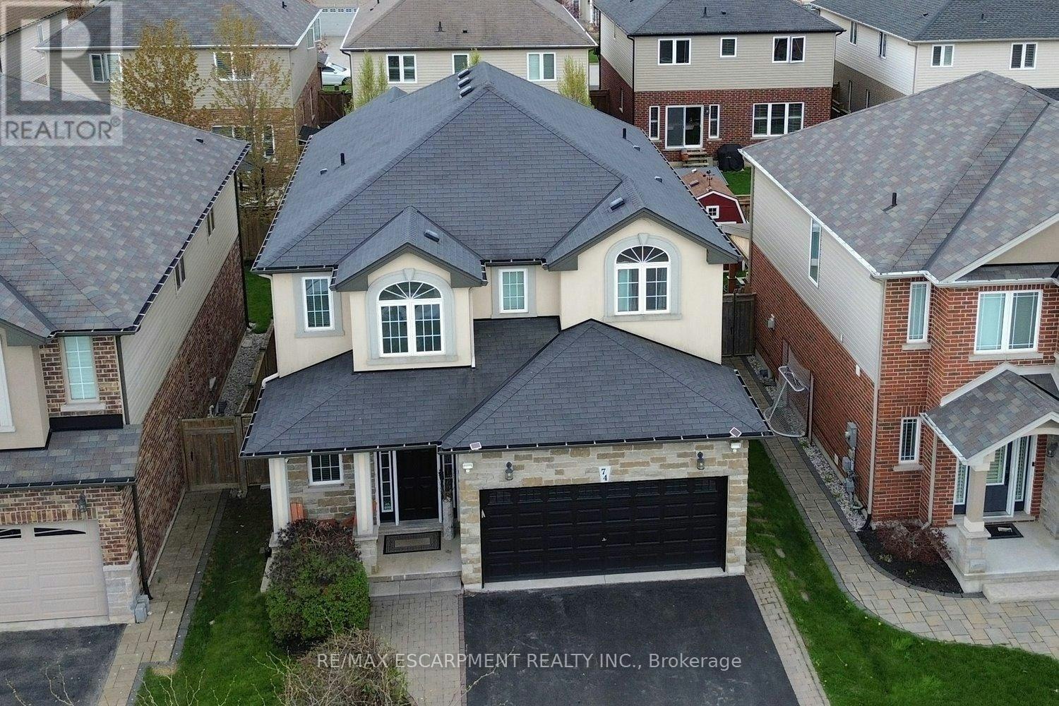 74 Lampman Drive, Grimsby, ON, L3M 0E7