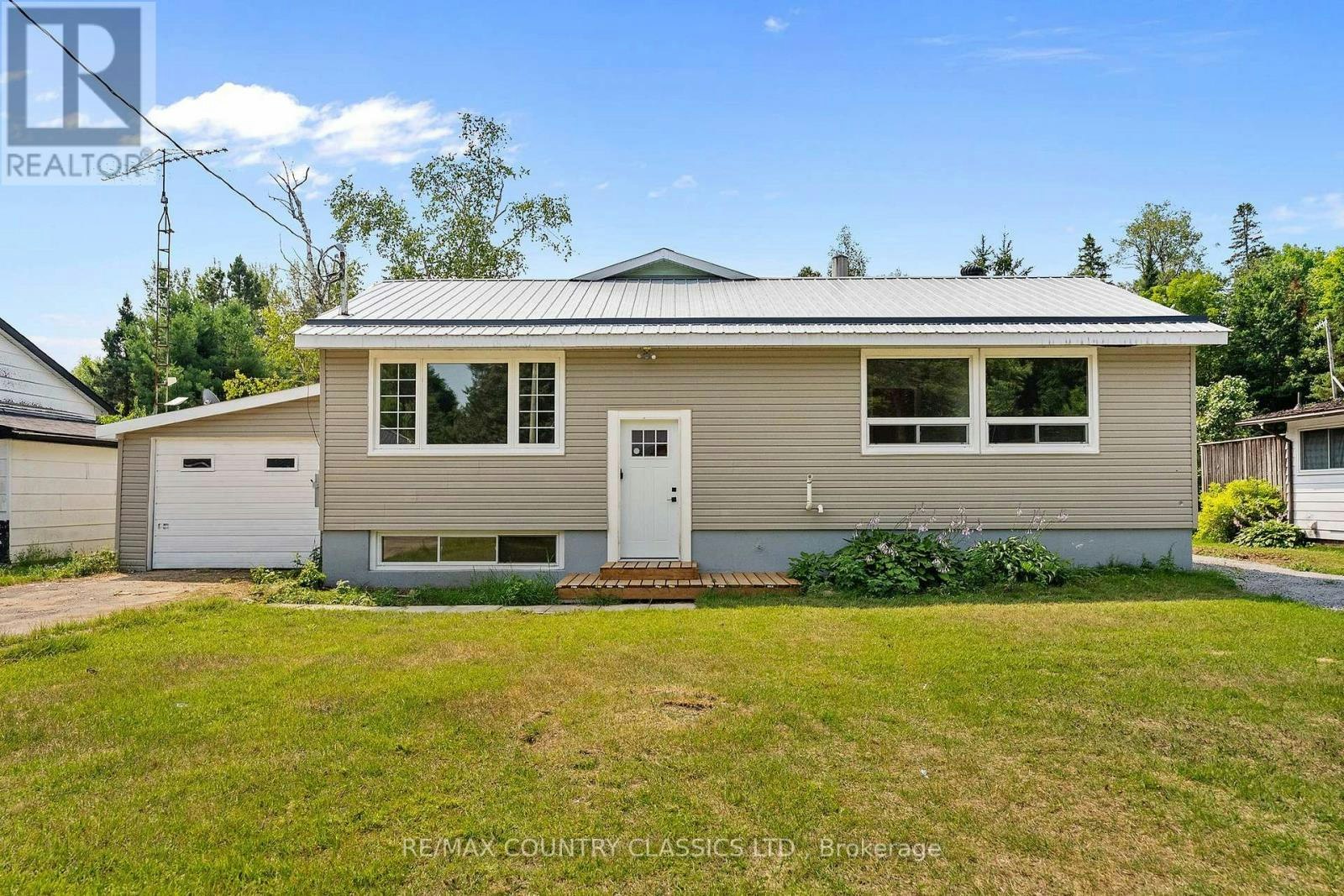 1043 Estates Road, Highlands East, ON, K0L 1C0