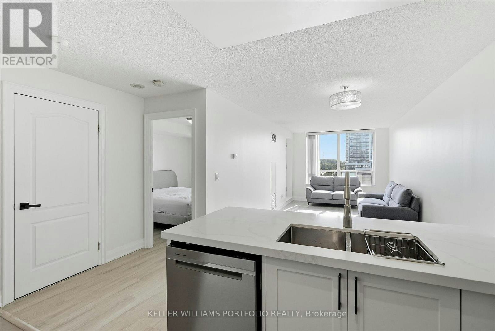 607-48 Suncrest Boulevard, Markham, ON, L3T 7Y5 - 11