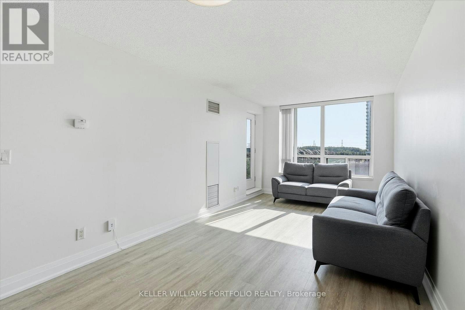 607-48 Suncrest Boulevard, Markham, ON, L3T 7Y5 - 16