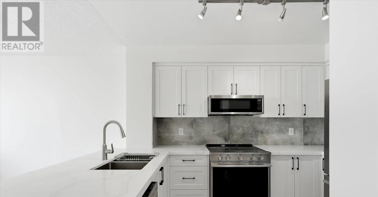 607-48 Suncrest Boulevard, Markham, ON, L3T 7Y5 - 9