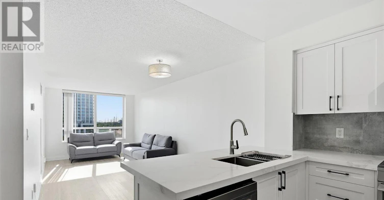 607-48 Suncrest Boulevard, Markham, ON, L3T 7Y5 - 8