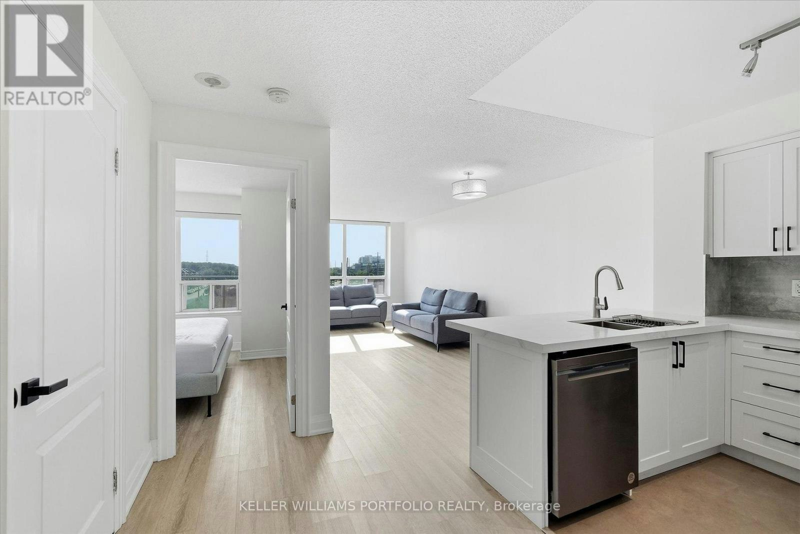 607-48 Suncrest Boulevard, Markham, ON, L3T 7Y5 - 6