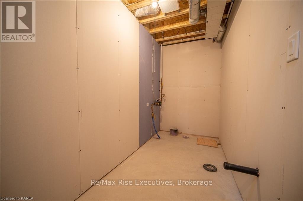 1673 Brookedayle Avenue, Kingston, ON, K7P 0T1 - 34