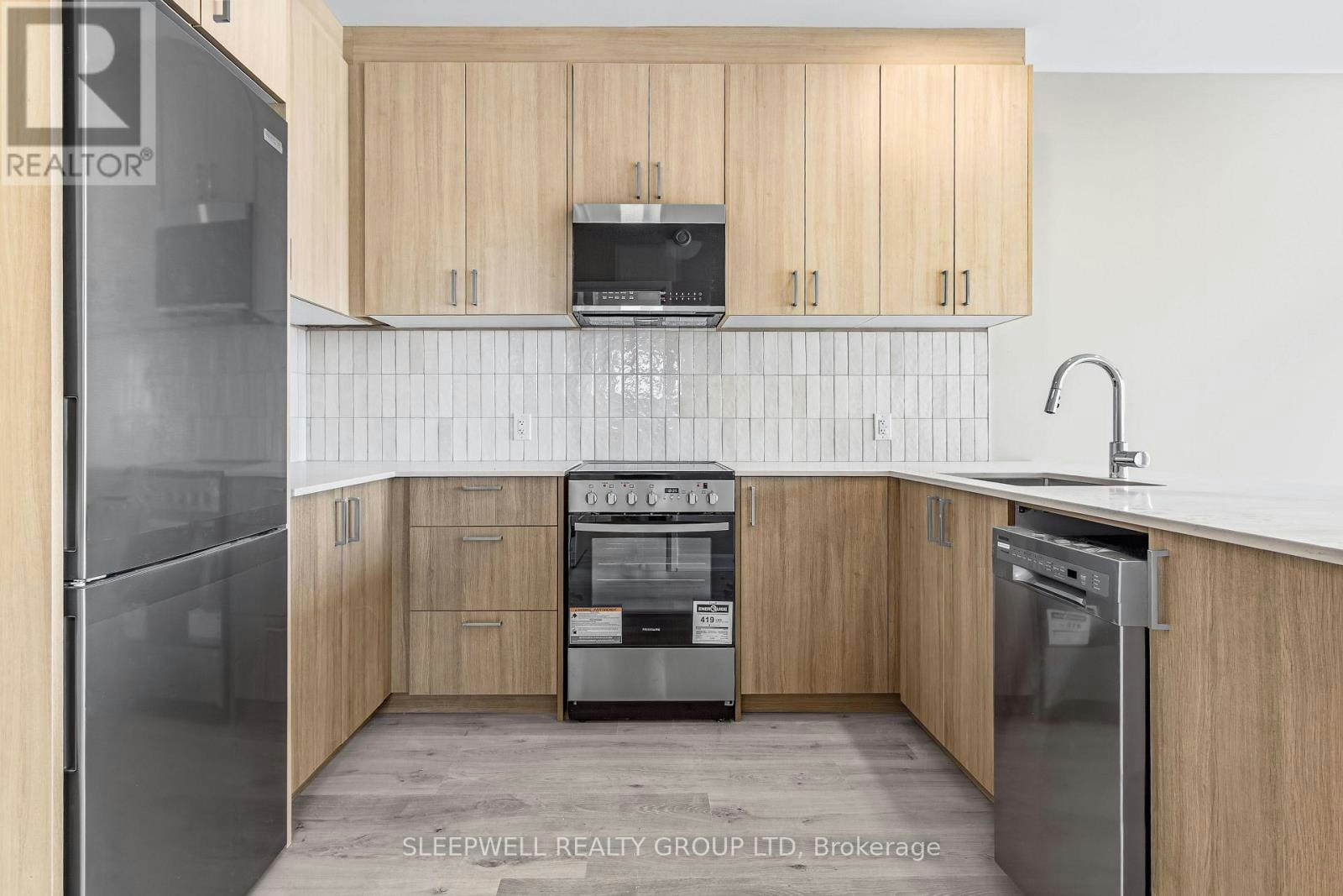 403-370 Cambridge Street N, Ottawa, ON, K1R 7B7 - 3