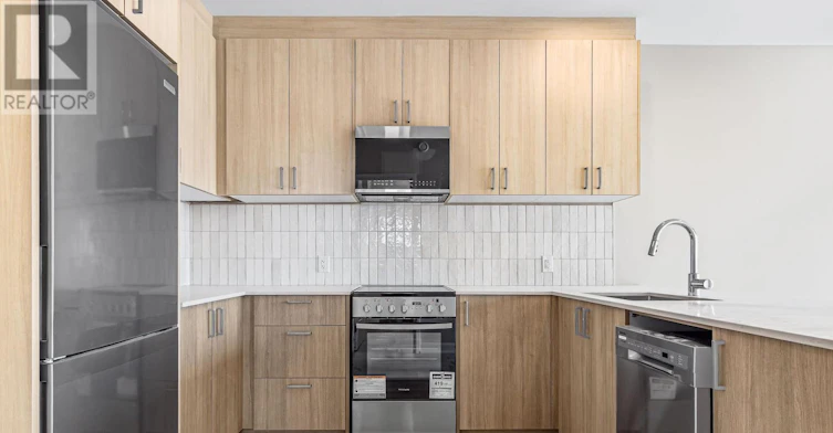403-370 Cambridge Street N, Ottawa, ON, K1R 7B7 - 3