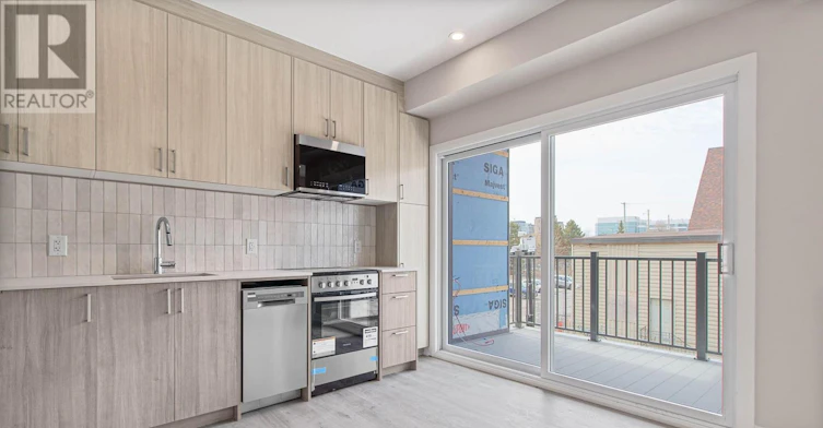 303-370 Cambridge Street N, Ottawa, ON, K1R 7B7 - 4
