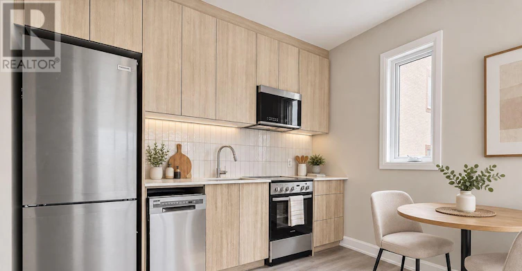 304-370 Cambridge Street N, Ottawa, ON, K1R 7B7 - 2