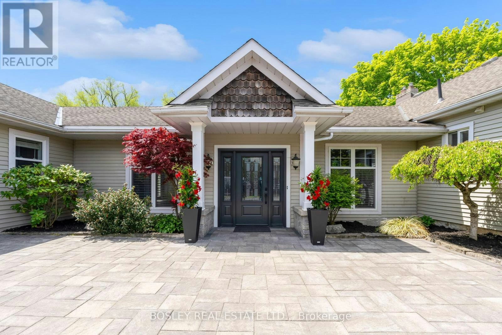 166 Lakeshore Road, St. Catharines, ON, L2N 2V1