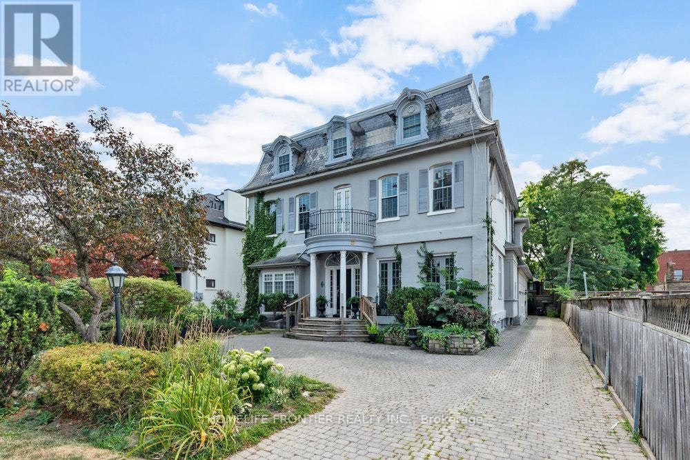 4-17 Teddington Park Avenue S, Toronto, ON, M4N 2C4