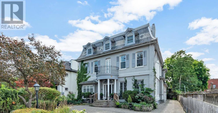 4-17 Teddington Park Avenue S, Toronto, ON, M4N 2C4