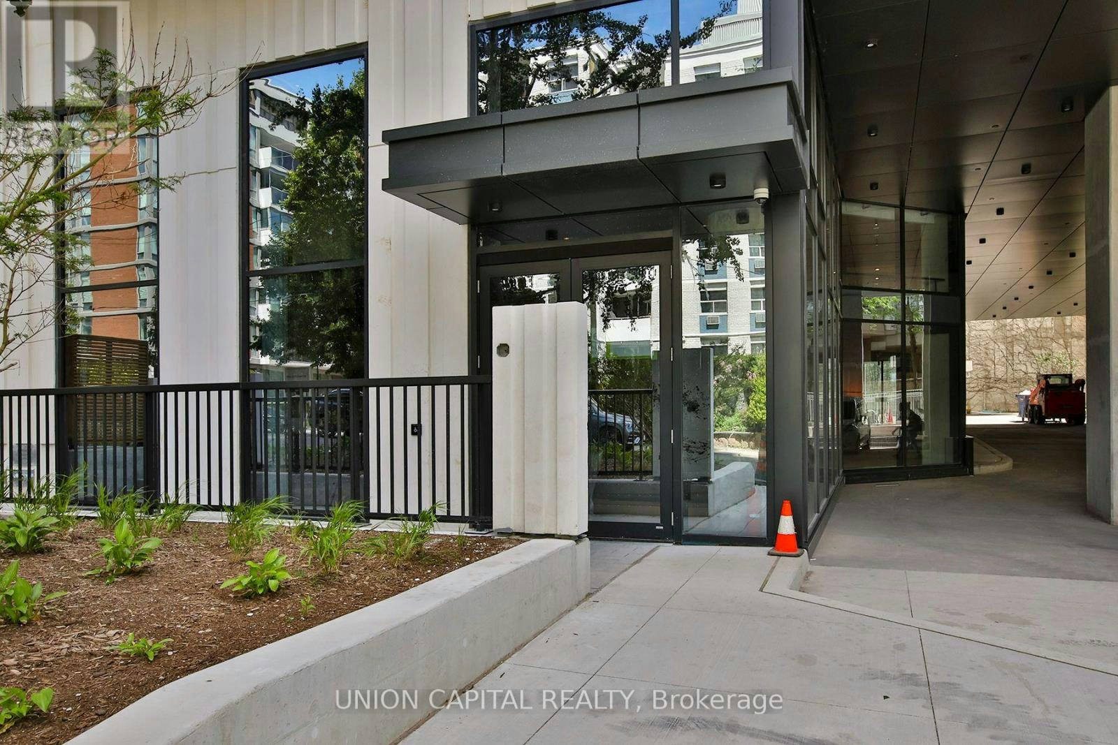 308-91 Montclair Avenue, Toronto, ON, M5P 0B1 - 23