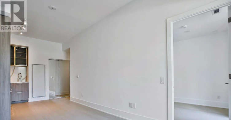 TH103-36 Olive Avenue, Toronto, ON, M6G 2R8 - 2