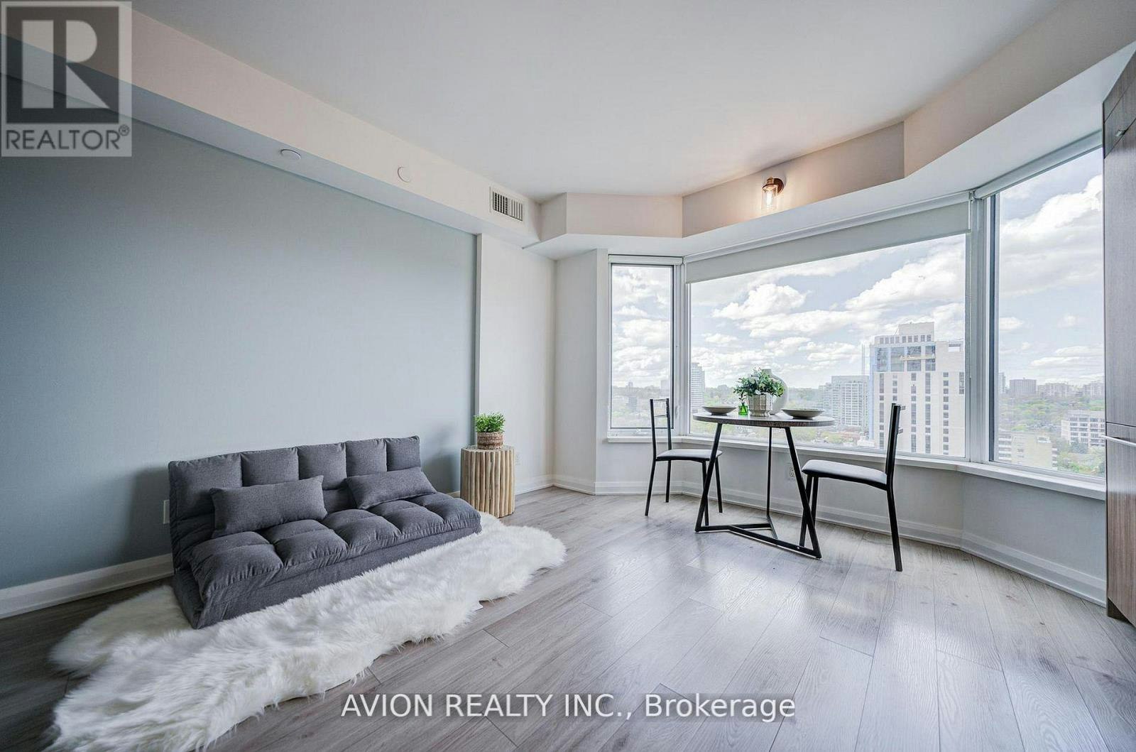 1920-155 Yorkville Avenue, Toronto, ON, M5R 0B4