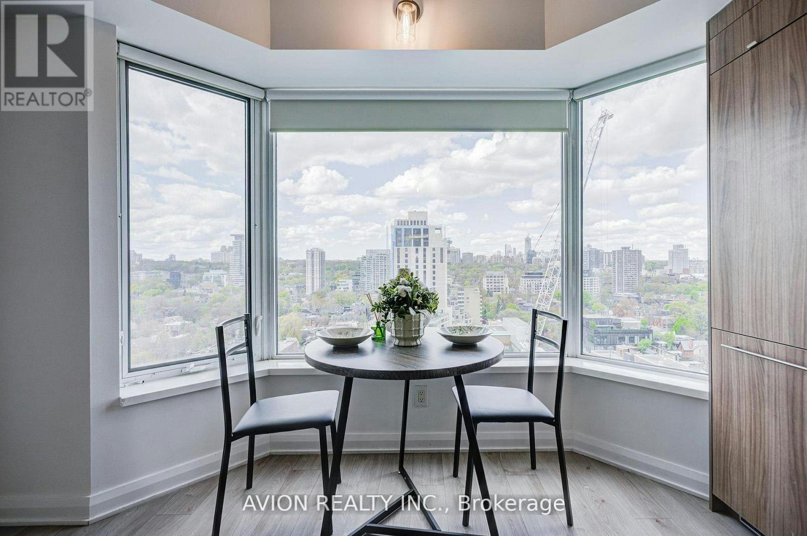 1920-155 Yorkville Avenue, Toronto, ON, M5R 0B4 - 3