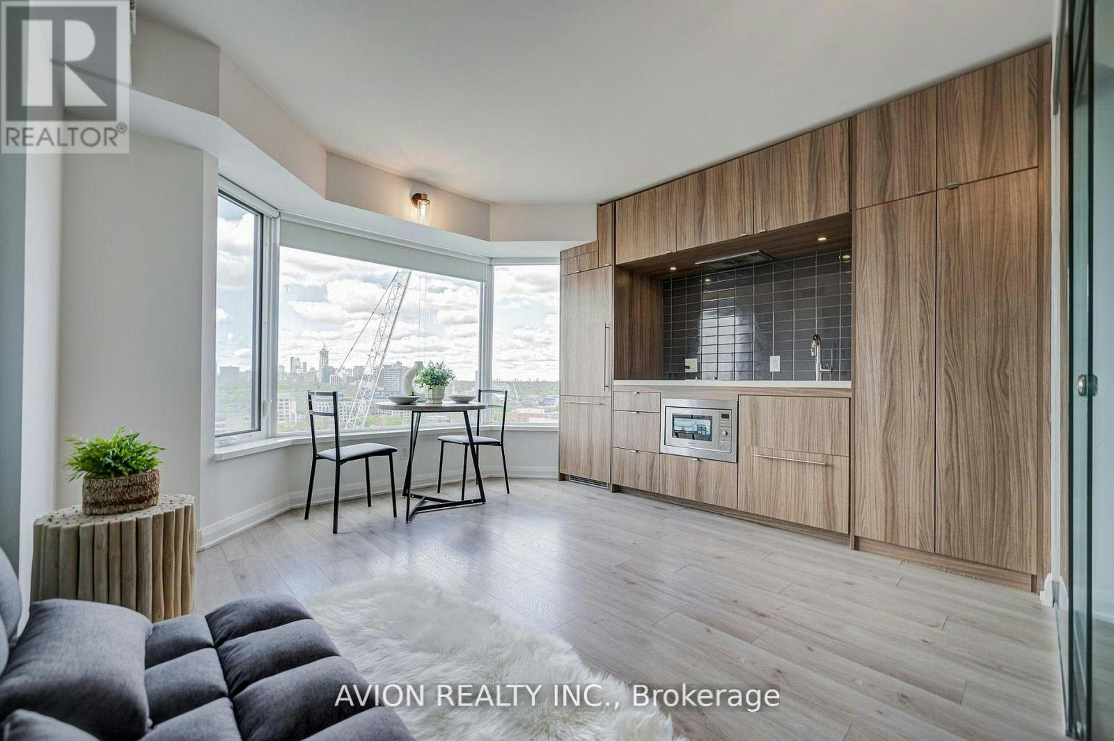 1920-155 Yorkville Avenue, Toronto, ON, M5R 0B4 - 5