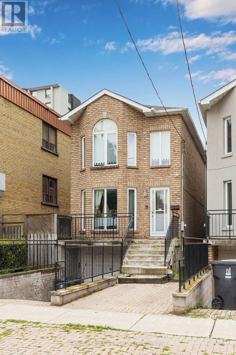 33 Torrens Avenue, Toronto, ON, M4K 2H9