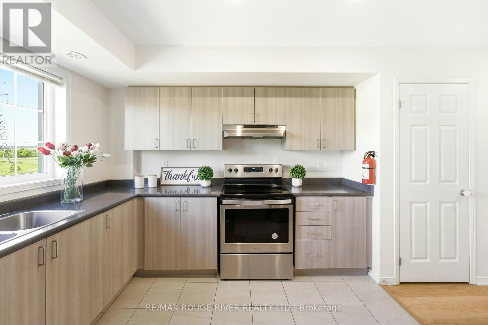 2669 Deputy Minister Path, Oshawa, ON, L1L 0M7 - 19