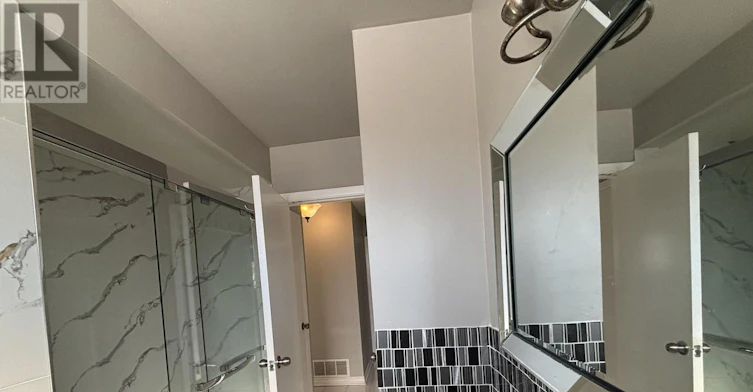 MAIN-219 Mcmurchy Avenue, Brampton, ON, L6Y 1Z2 - 17