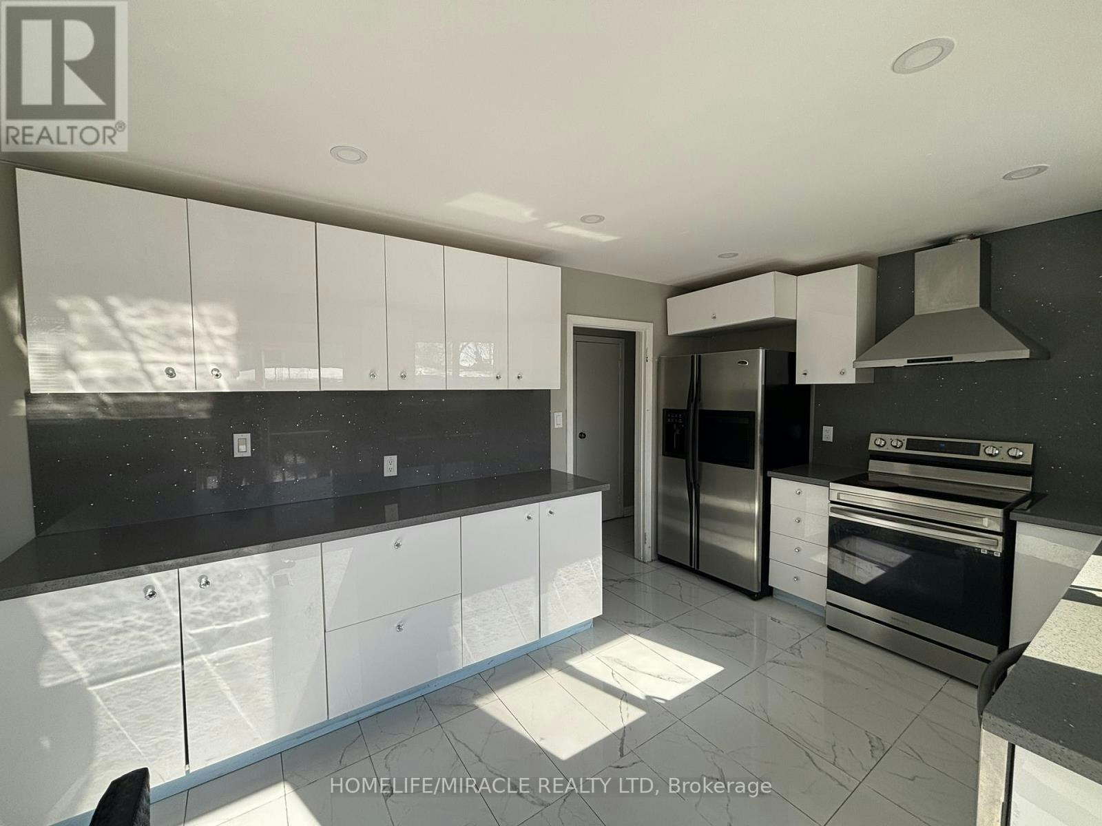 MAIN-219 Mcmurchy Avenue, Brampton, ON, L6Y 1Z2 - 9
