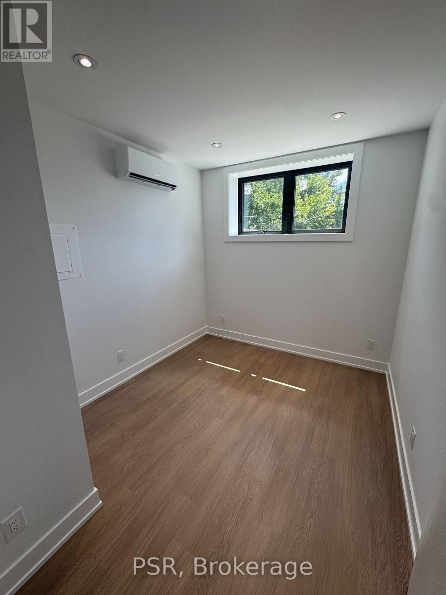 MAIN-99 Ypres Road, Toronto, ON, M6M 3X2 - 10