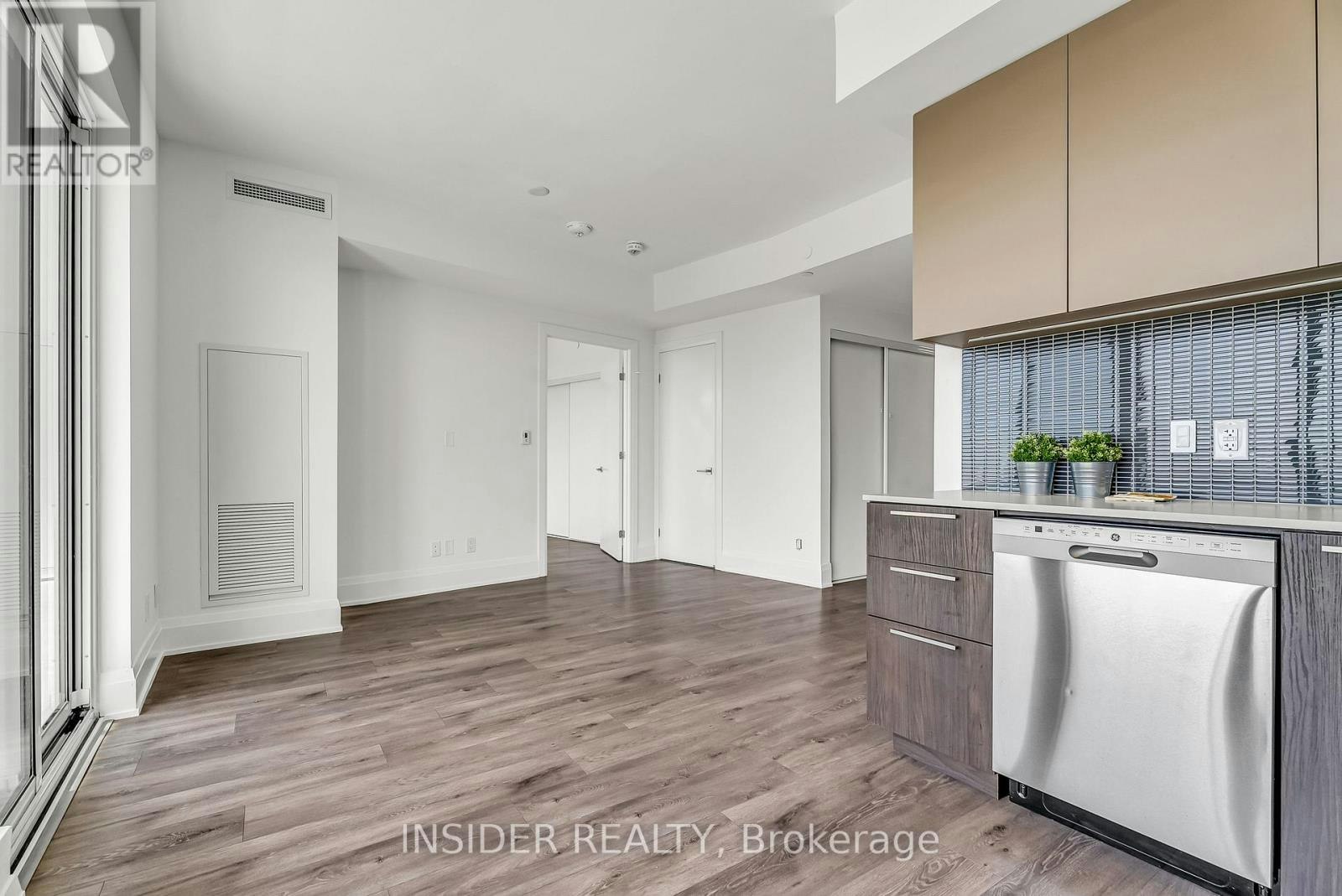 1009-20 Brin Drive, Toronto, ON, M8X 0B2 - 5