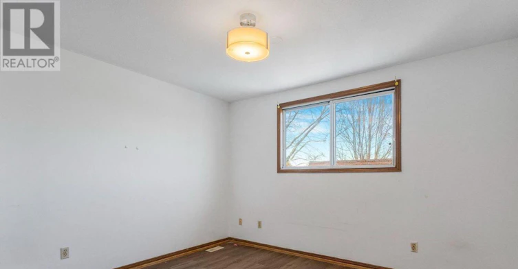 4 Eastwood Drive, Welland, ON, L3C 6W3 - 13