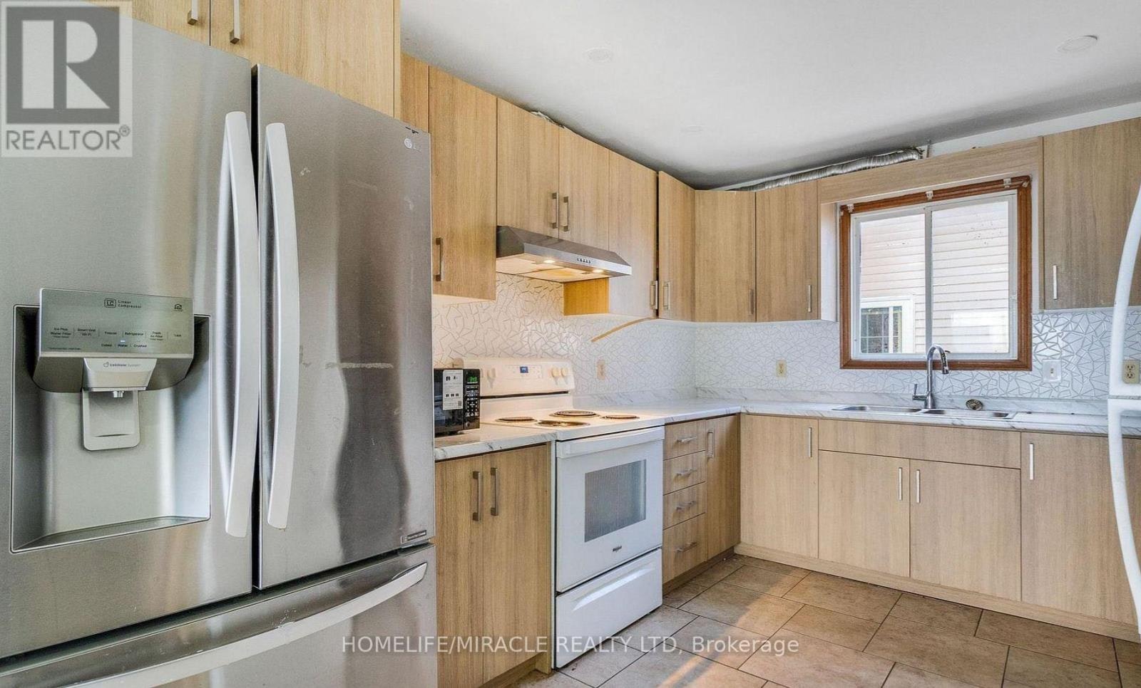 4 Eastwood Drive, Welland, ON, L3C 6W3 - 9