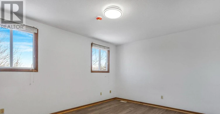 4 Eastwood Drive, Welland, ON, L3C 6W3 - 11