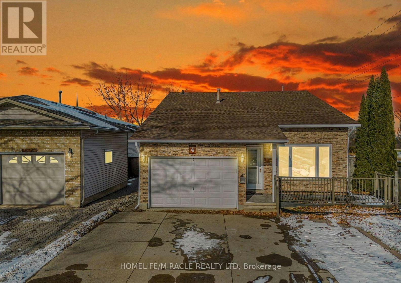 4 Eastwood Drive, Welland, ON, L3C 6W3