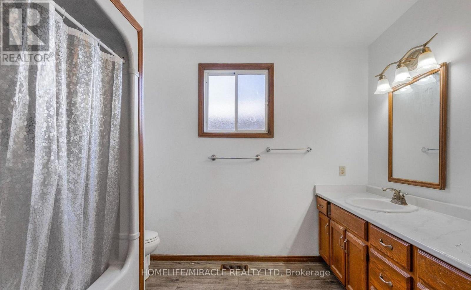 4 Eastwood Drive, Welland, ON, L3C 6W3 - 15