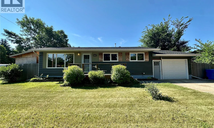 104 Johnston Crescent