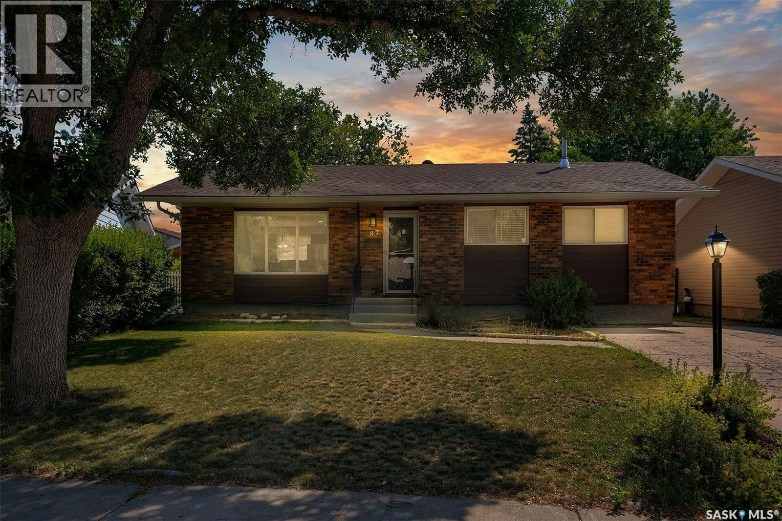 87 Hastings Crescent, Regina, SK, S4T 7N6