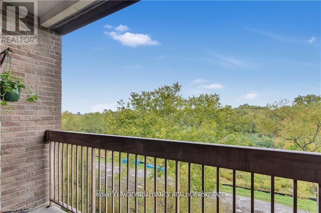611-358 Queen Mary Road, Kingston, ON, K7M 7E8 - 19