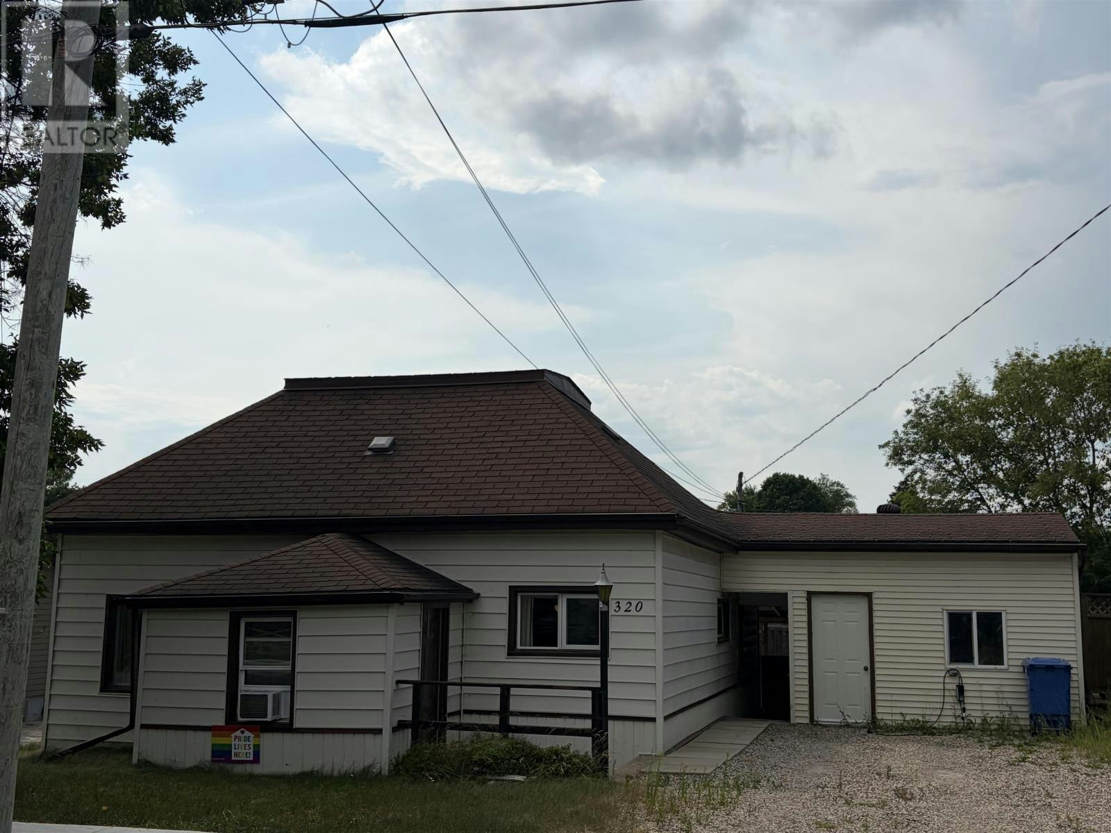 320 Tenth Street, Kenora, ON, P0X 1C0
