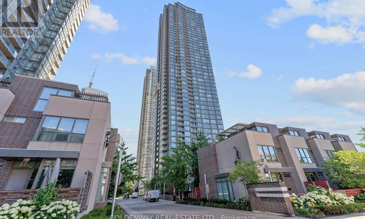 5015-11 Brunel Court