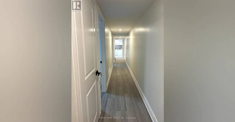 B03-643 Bathurst Street, Toronto, ON, M5S 2R2 - 2