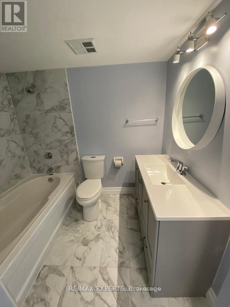 810-150 Dunlop Street E, Barrie, ON, L4M 6H1 - 11