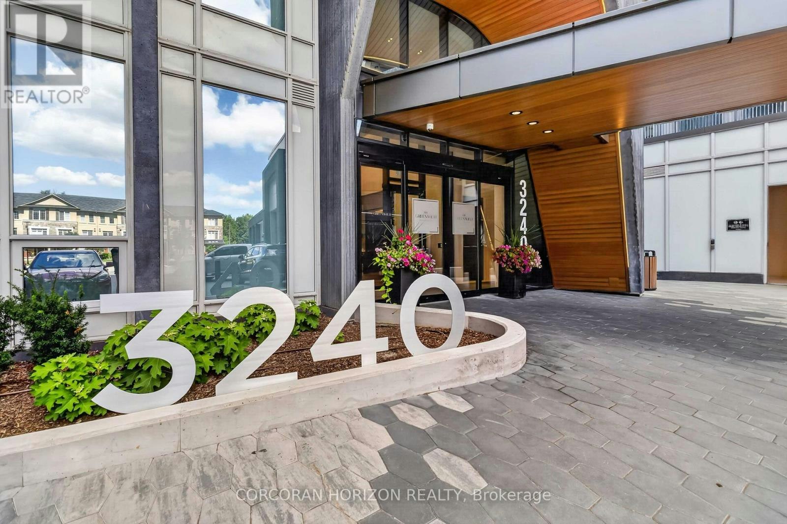 335-3240 William Coltson Avenue, Oakville, ON, L6H 8C8 - 2