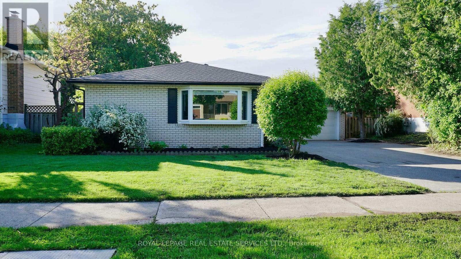 26 Miller Road, Oakville, ON, L6H 1J6 - 2