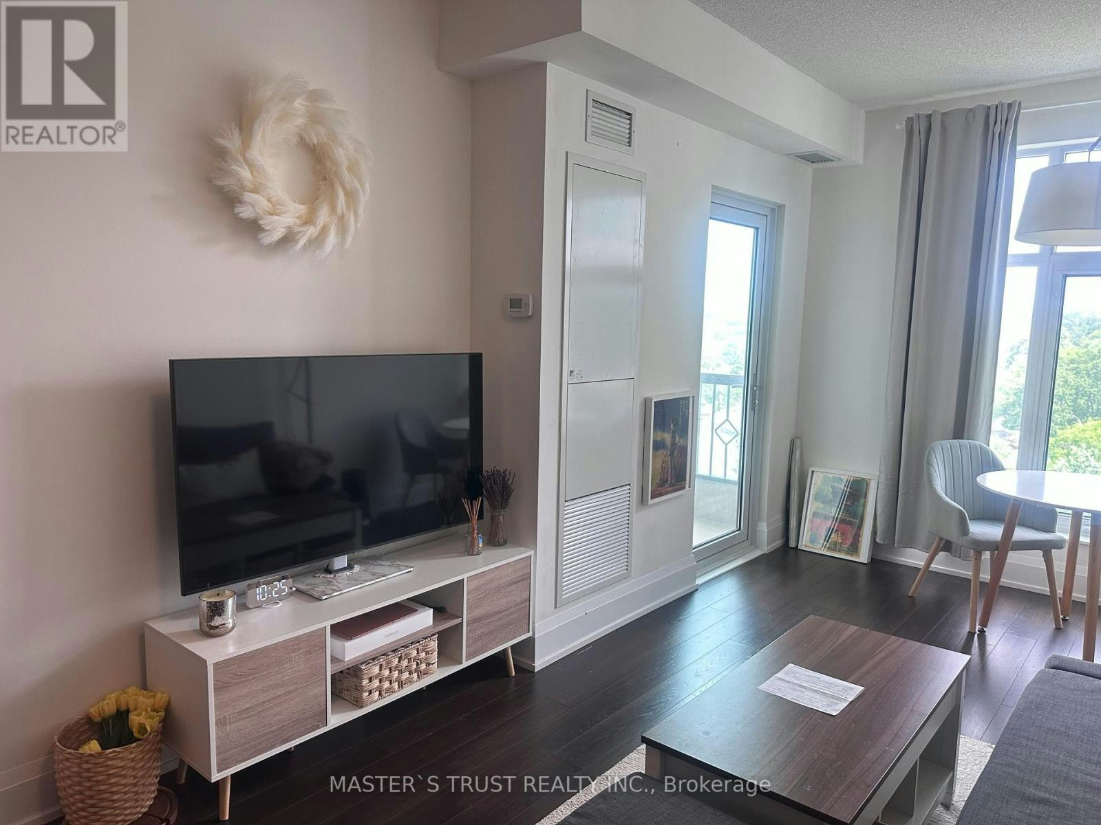 726-2 Old Mill Drive, Toronto, ON, M6S 0A2 - 5