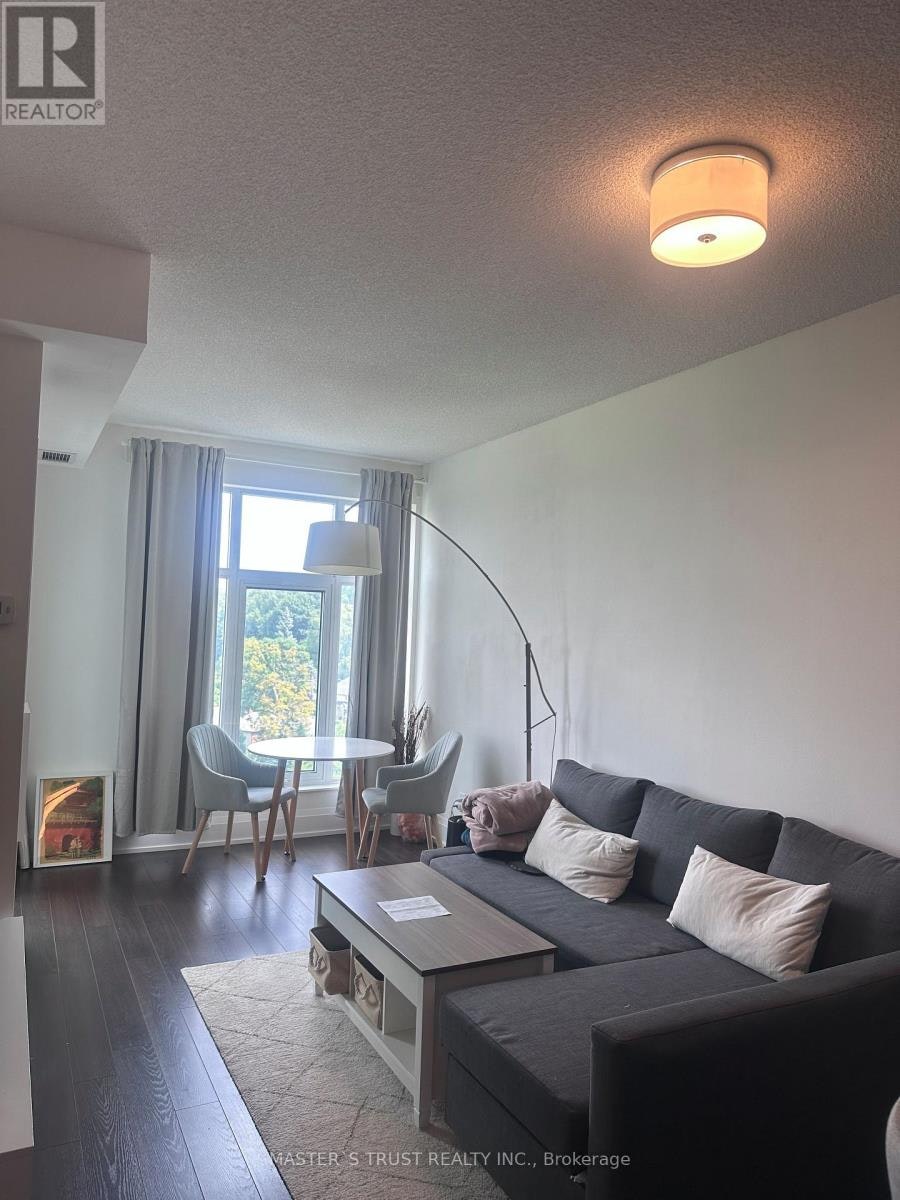 726-2 Old Mill Drive, Toronto, ON, M6S 0A2 - 6