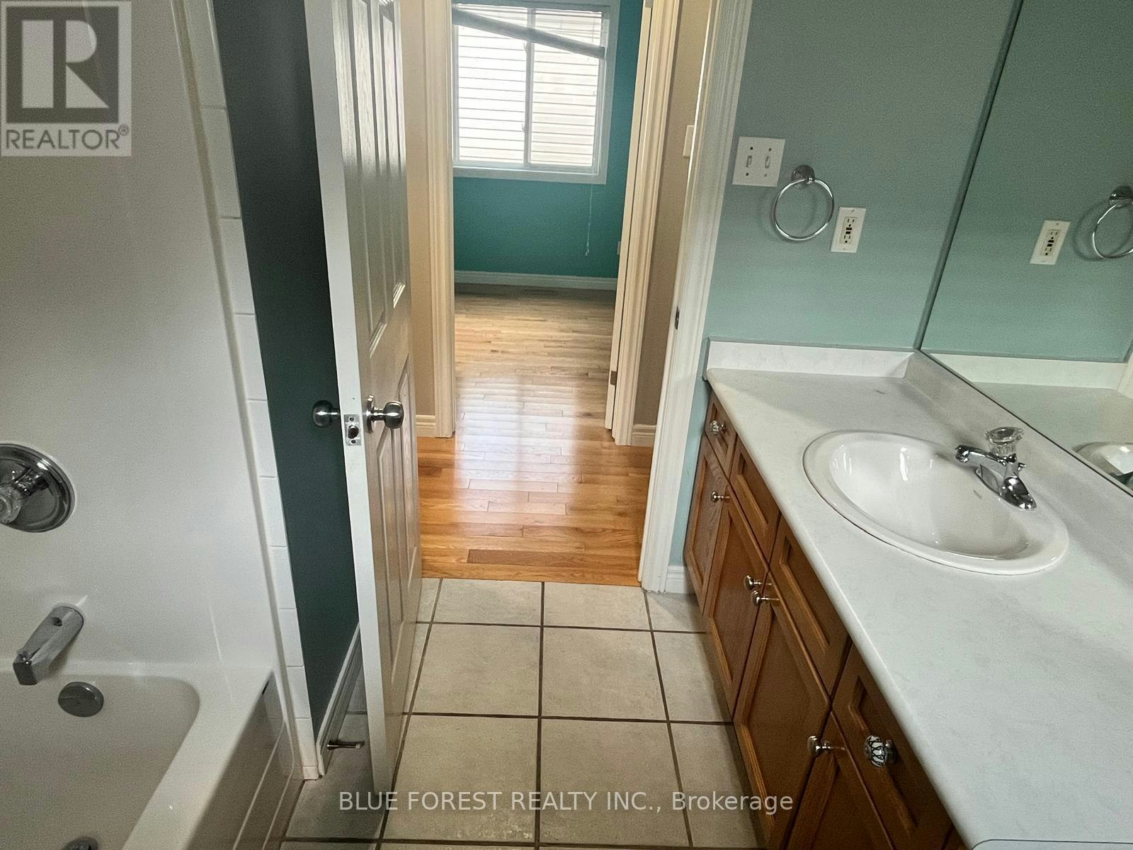 1828 Marconi Boulevard, London, ON, N5V 4Y1 - 11