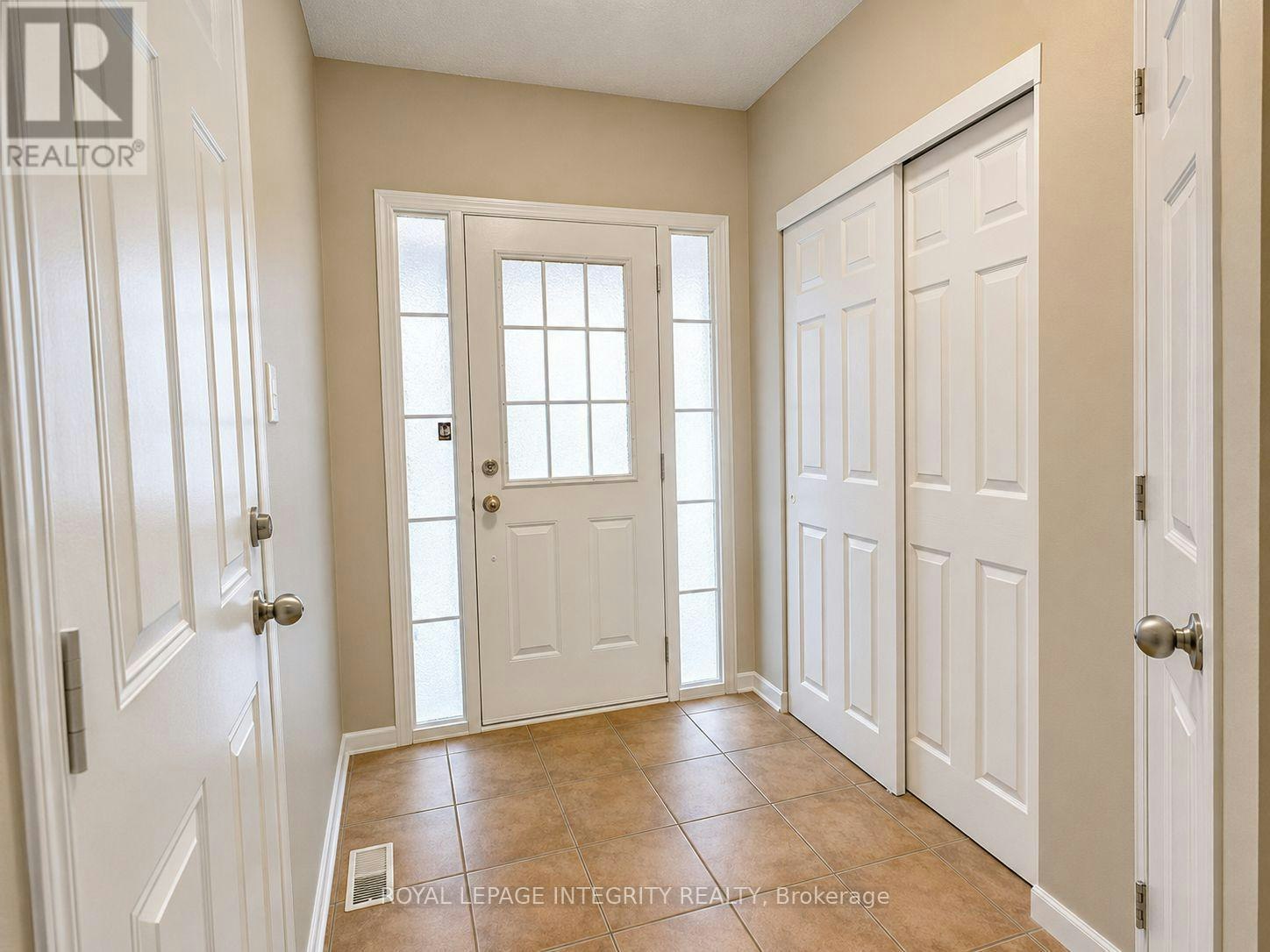 302 Quetico Private, Ottawa, ON, K2J 0E7 - 2