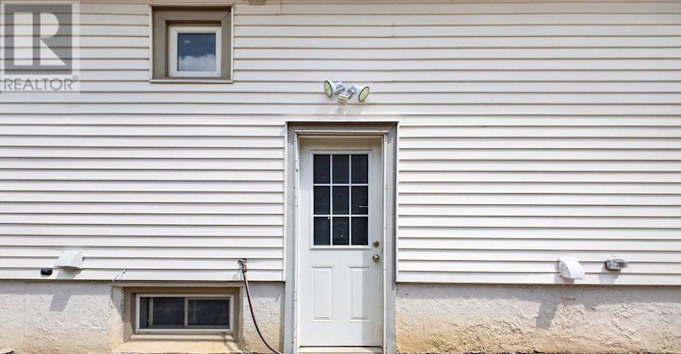 LOWER-191 43rd Street EAST, Hamilton, ON, L8T 3C3 - 3