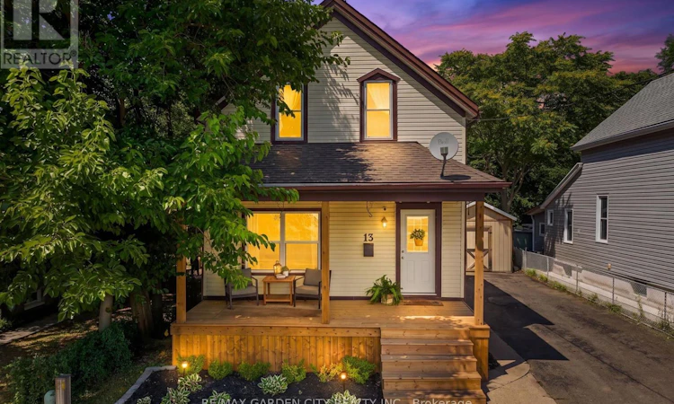 13 Maple Street
