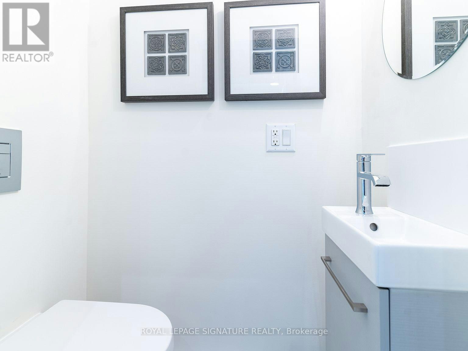 UPPER-129 Kenilworth Avenue, Toronto, ON, M4L 3S7 - 12