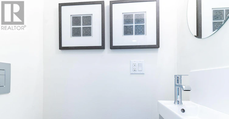 UPPER-129 Kenilworth Avenue, Toronto, ON, M4L 3S7 - 12