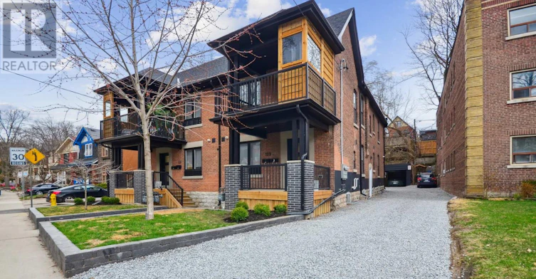 UPPER-129 Kenilworth Avenue, Toronto, ON, M4L 3S7 - 2